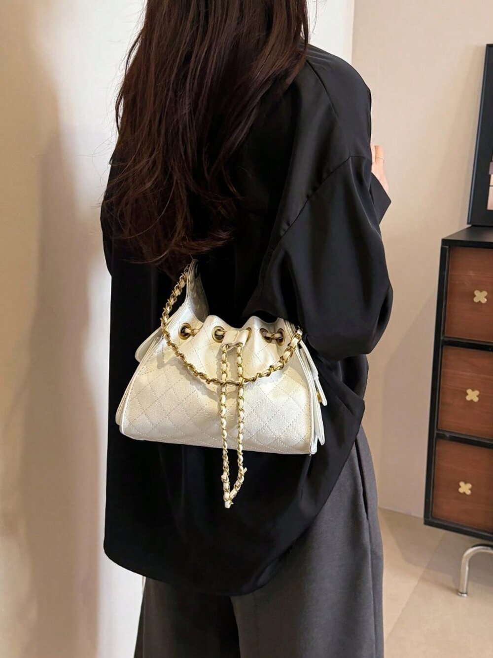White Casual Women's Rhombus Embroidery Small Square Dual Chain Crossbody Bag - Picture 3 of 8